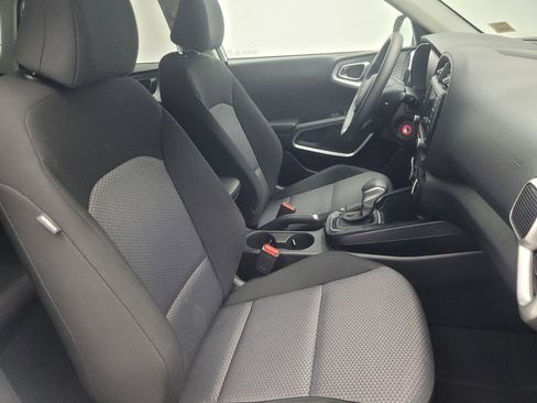 Used 2025 Kia Soul LX w/ LX Technology Package image 21