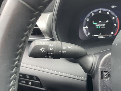 Used 2024 Toyota Highlander Platinum image 22