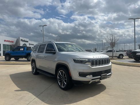Used 2023 Jeep Wagoneer Series II w/ Premium Group I image 6