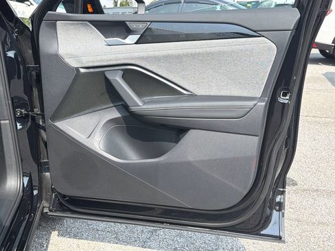 New 2026 Volkswagen Tiguan S FWD image 7