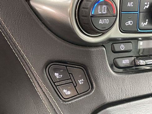 Used 2015 Chevrolet Tahoe LTZ AWD/4WD image 18