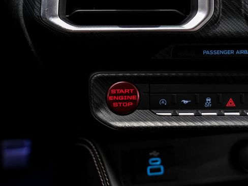 Used 2025 Ford Mustang Premium image 16