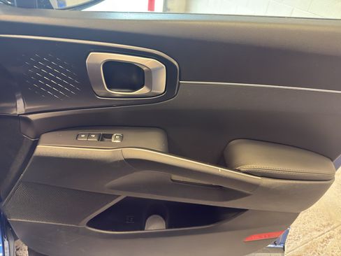 Used 2023 Kia Sorento S w/ Panoramic Sunroof Package FWD image 22