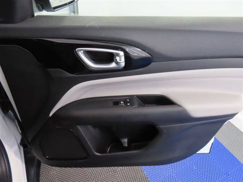 Used 2025 Jeep Compass Limited AWD/4WD image 35
