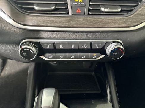 Used 2023 Nissan Altima 2.5 SV w/ SV Premium Package image 23