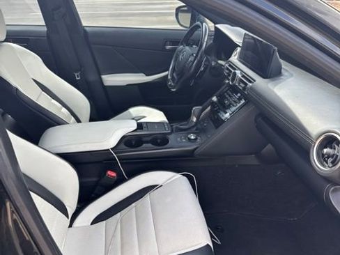 Used 2022 Lexus IS 350 F Sport RWD image 4