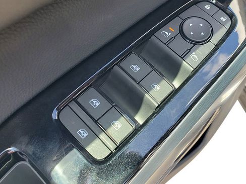 New 2025 Nissan Pathfinder SL w/ Black Appearance Package image 20