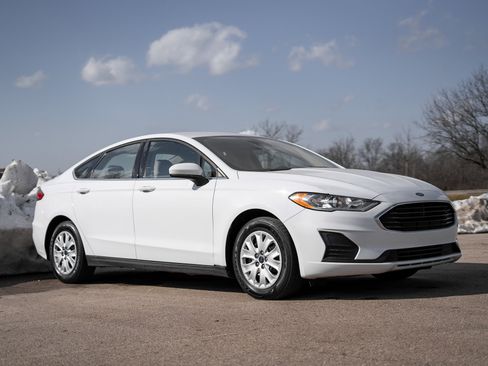 Used 2020 Ford Fusion S image 3