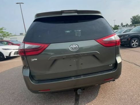 Used 2020 Toyota Sienna LE FWD image 3