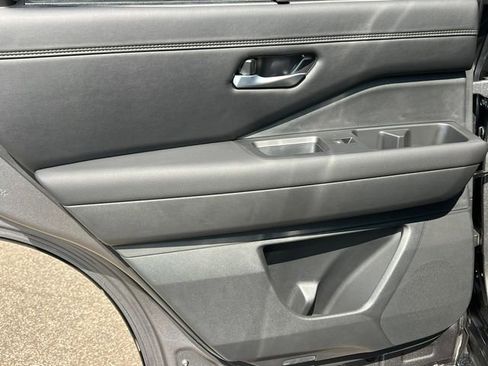 New 2026 Nissan Pathfinder Platinum AWD/4WD image 42