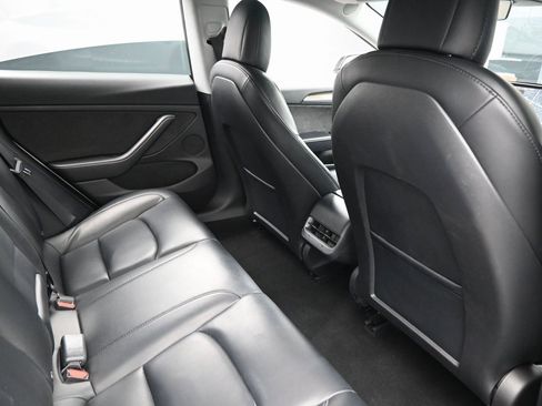 Used 2021 Tesla Model 3 Standard Range Plus image 33