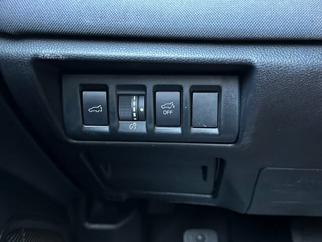 Used 2024 Subaru Outback Premium AWD/4WD image 31