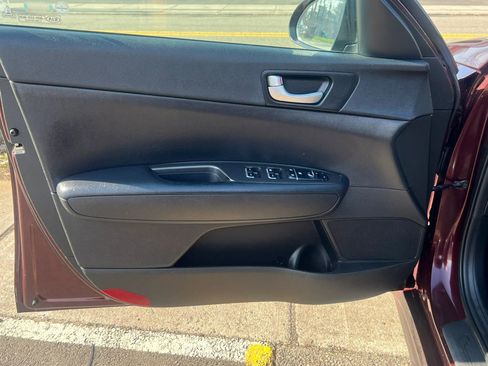 Used 2018 Kia Optima LX image 11