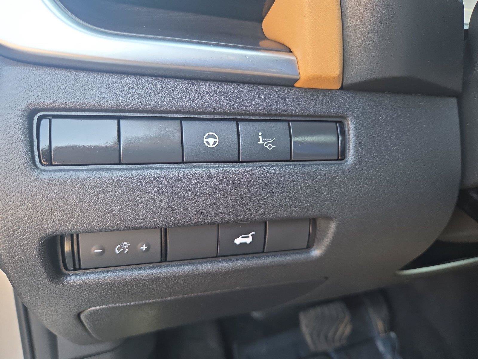 Used 2021 Nissan Rogue Platinum FWD image 24