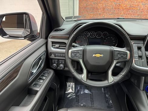Used 2021 Chevrolet Suburban LT image 13