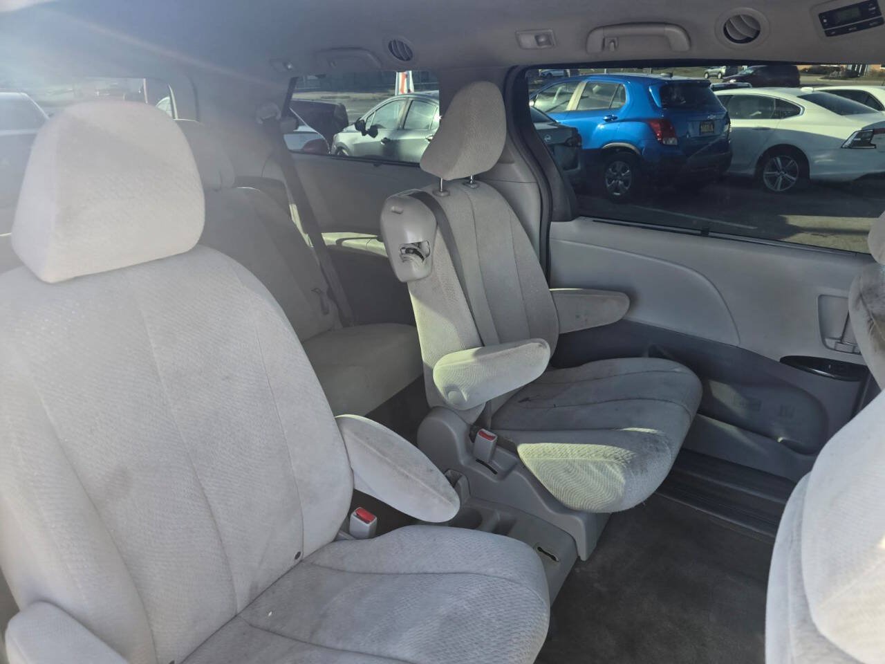 Used 2014 Toyota Sienna LE FWD image 33