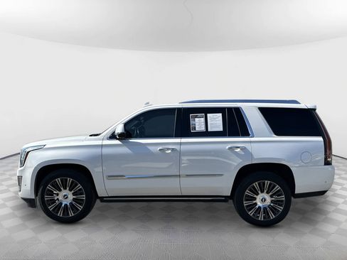 Used 2018 Cadillac Escalade Platinum image 4