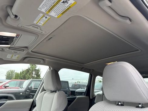 Used 2020 Subaru Forester Premium AWD/4WD image 23