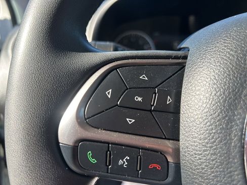 Used 2022 Jeep Renegade Latitude image 16