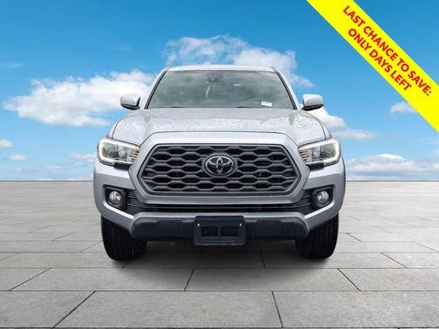 Certified 2023 Toyota Tacoma TRD Off-Road w/ Black Out Package (TMS) AWD/4WD image 3
