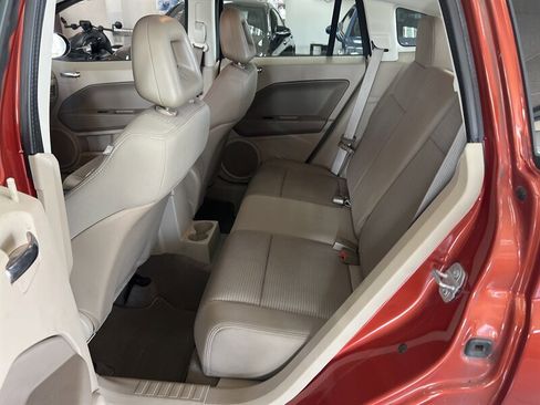 Used 2009 Dodge Caliber SXT image 17