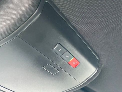 Used 2022 Volkswagen Atlas Cross Sport SE image 21