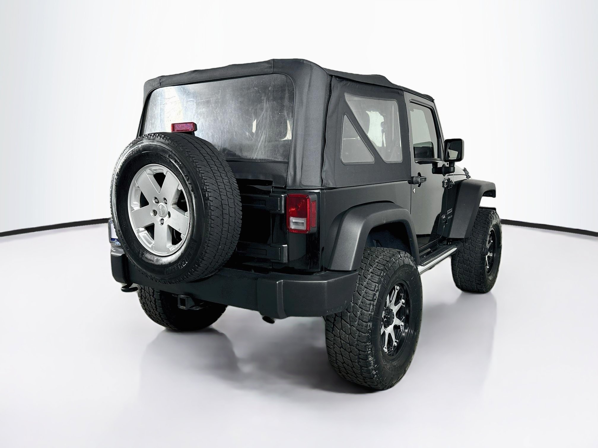 Used 2015 Jeep Wrangler Sport w/ Connectivity Group AWD/4WD image 5