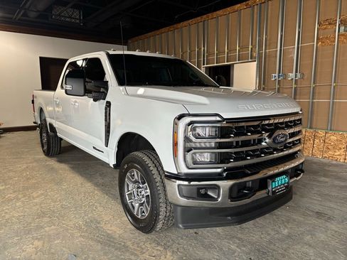 Used 2024 Ford F250 Lariat image 3