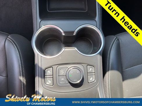 Used 2022 GMC Terrain SLT image 27