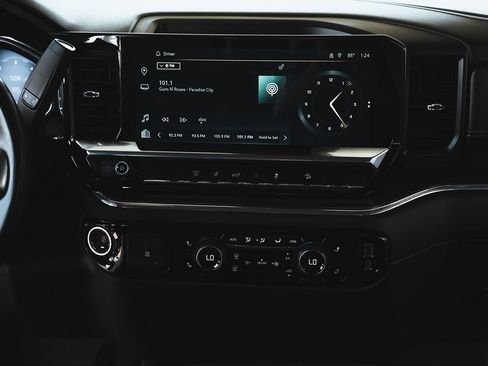 Used 2024 Chevrolet Silverado 2500 LT image 22