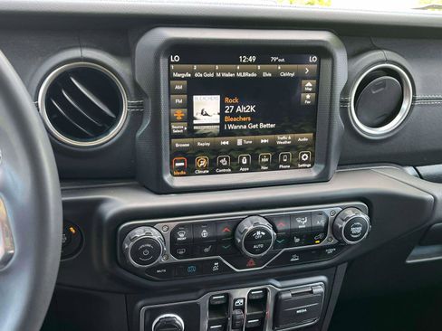 Used 2023 Jeep Wrangler Unlimited Sahara w/ Cold Weather Group AWD/4WD image 16