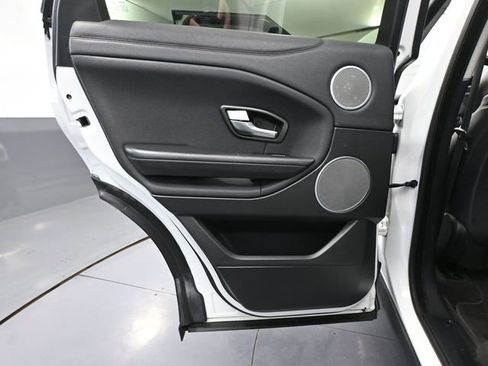 Used 2017 Land Rover Range Rover Evoque SE image 35