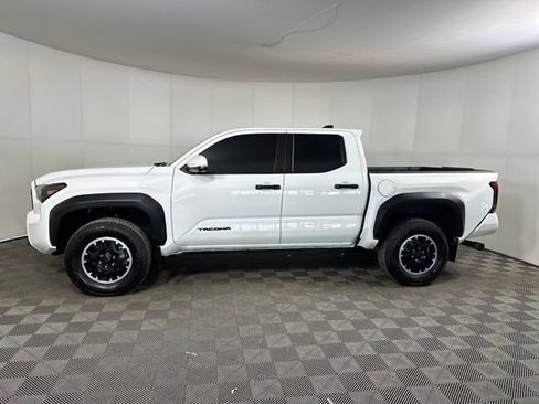 Used 2024 Toyota Tacoma TRD Off-Road image 6