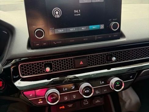 Used 2022 Honda Civic EX image 10