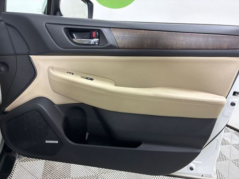 Used 2016 Subaru Outback 3.6R Limited image 31