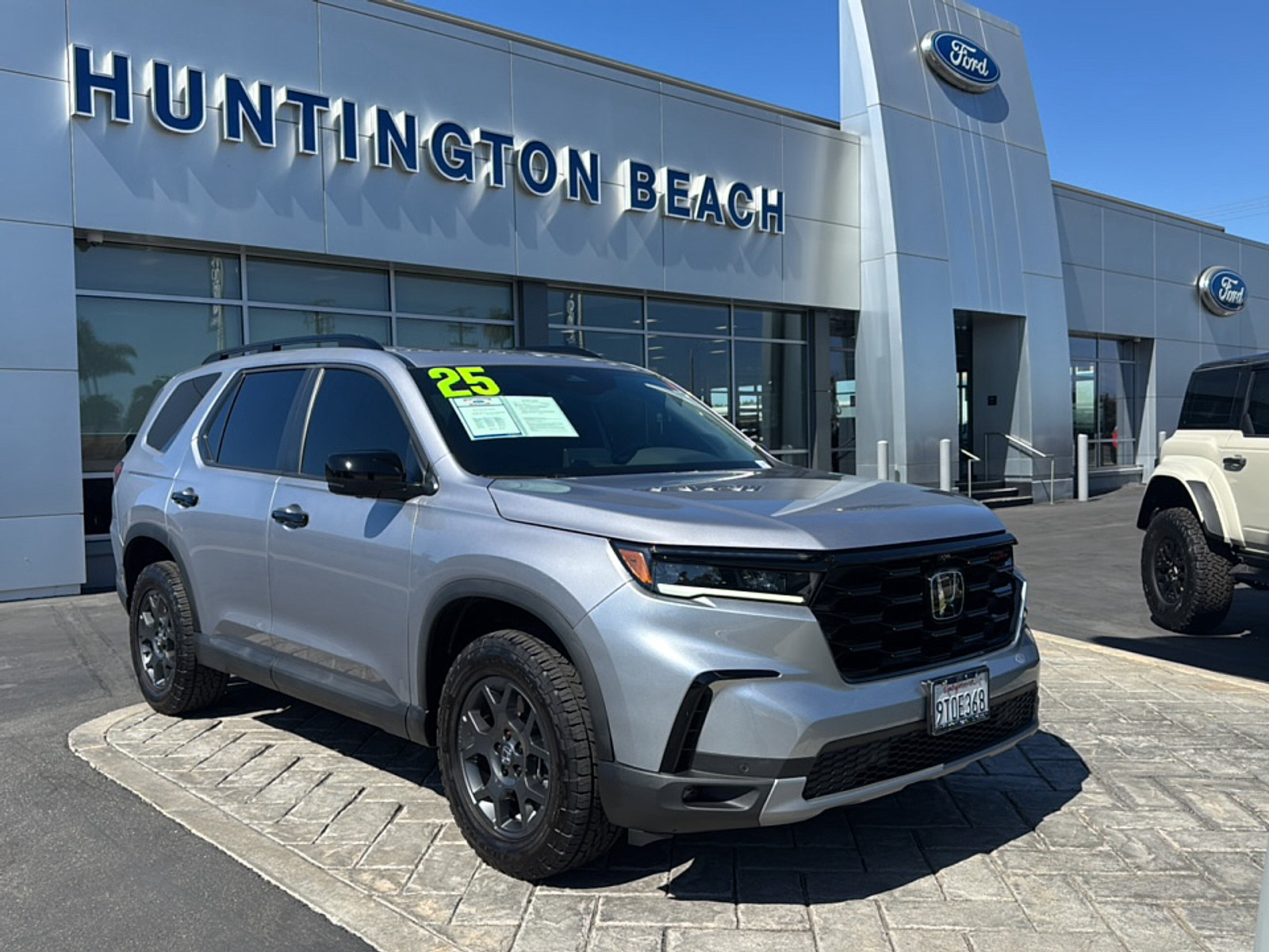 Used 2025 Honda Pilot TrailSport image 1