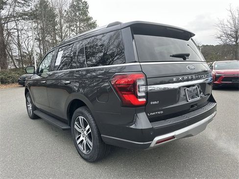 Used 2024 Ford Expedition Limited image 3