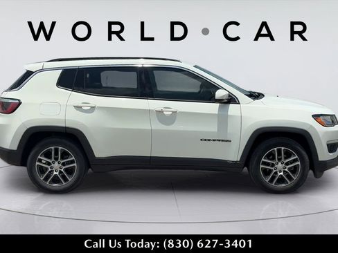 Used 2019 Jeep Compass Latitude FWD image 8