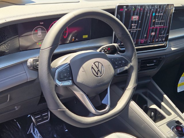 New 2026 Volkswagen Tiguan SE R-Line FWD image 11