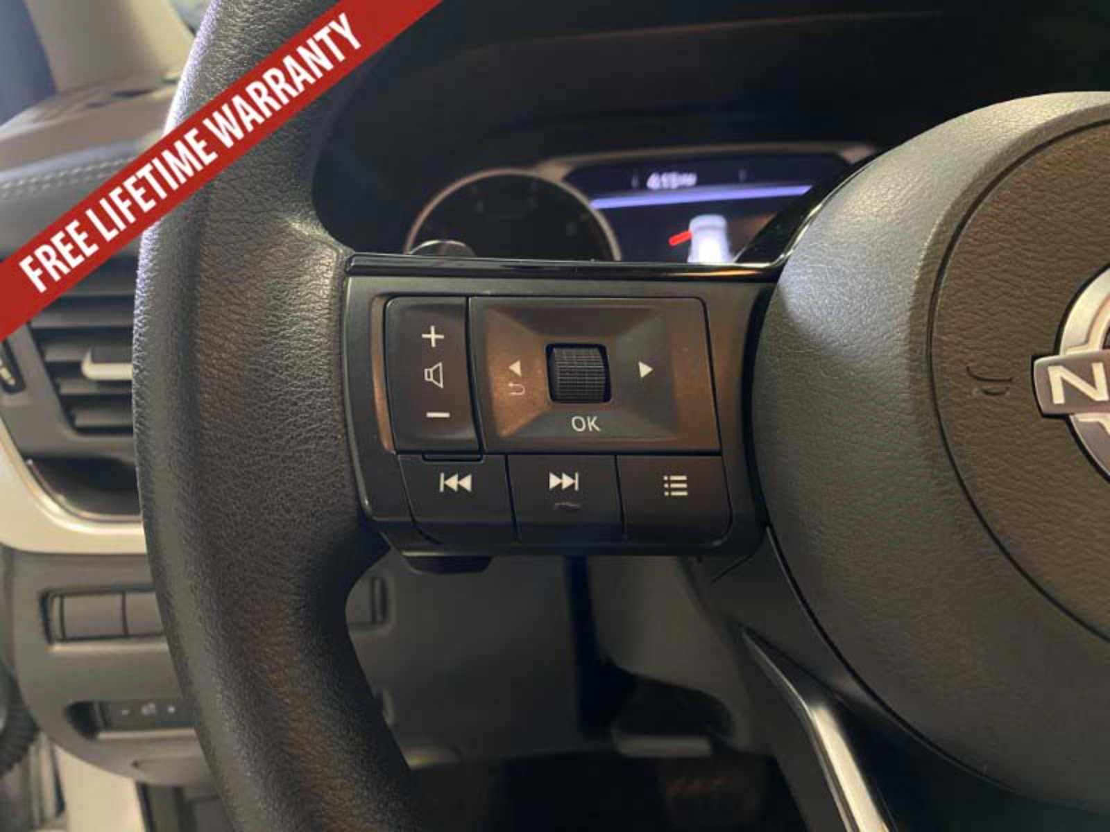 Used 2023 Nissan Rogue SV AWD/4WD image 37