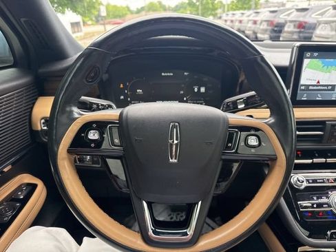 Used 2022 Lincoln Corsair Reserve w/ Elements Package FWD image 17