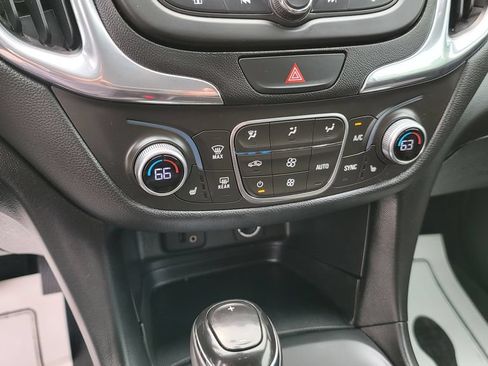 Used 2018 Chevrolet Equinox LT FWD image 22