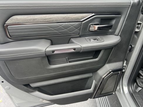 New 2026 RAM 2500 Limited AWD/4WD image 19