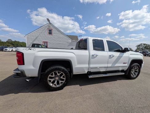 Used 2015 GMC Sierra 1500 SLT w/ All-Terrain Package AWD/4WD image 8