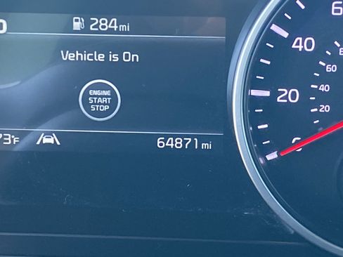 Used 2024 Kia Carnival LX image 30