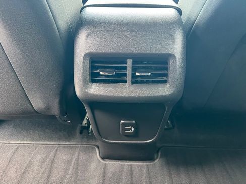 Used 2024 Chevrolet Equinox LT AWD/4WD image 24