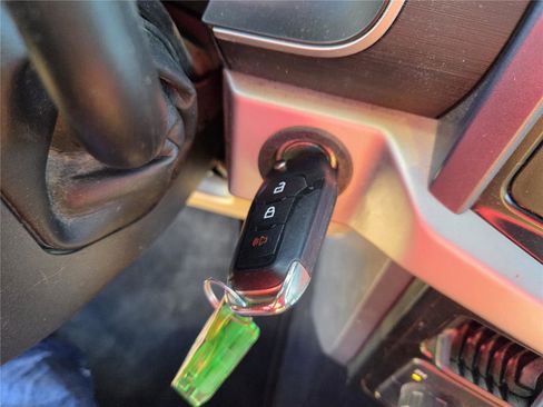 Used 2023 Ford F150 XLT image 19