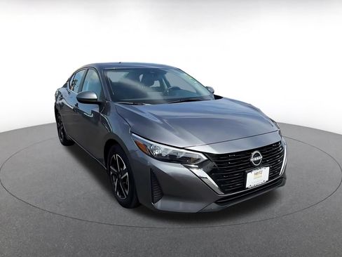 Used 2025 Nissan Sentra SV FWD image 3