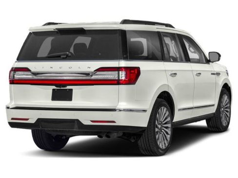 Used 2021 Lincoln Navigator L Reserve w/ Luxury Package image 2