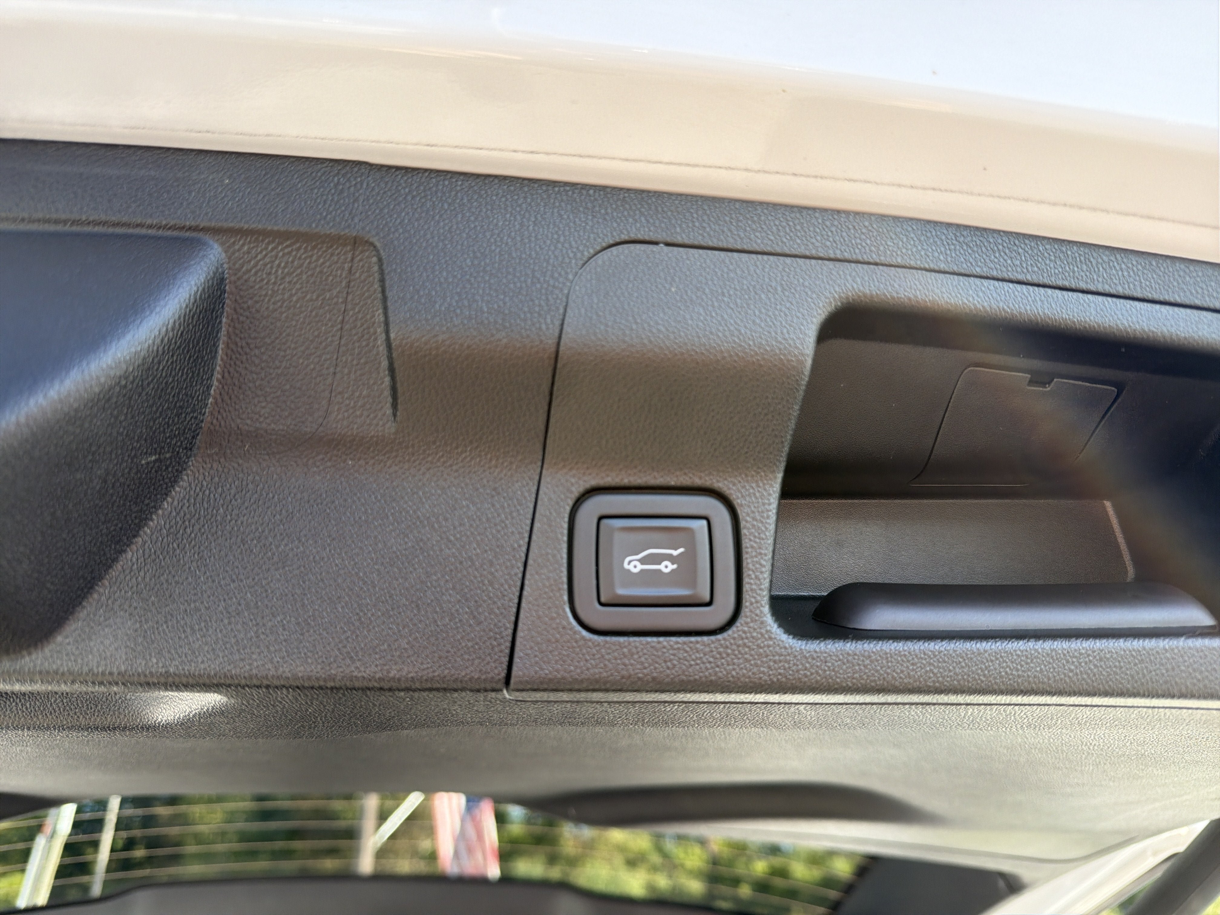 Used 2023 GMC Acadia SLE w/ Driver Convenience Package AWD/4WD image 10